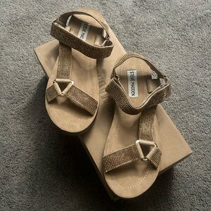 Steve Madden Tan size 7 sandals